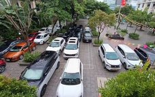 Trường học ở Đà Nẵng mở cửa cho dân gửi xe tránh ngập do bão Thần Gió