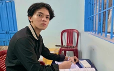 Sáng đi học tối đi tìm mẹ bệnh tâm thần, nam sinh đậu Đại học Giao thông vận tải TP.HCM
