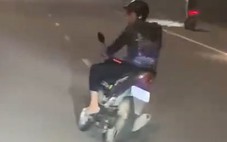 Bị ghi hình lái xe lạng lách rồi đăng trên mạng xã hội, nam thanh niên bị phạt 9 triệu đồng
