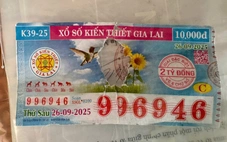 Chủ nhân tờ vé số độc đắc 2 tỉ đồng bị rách đã được trả thưởng