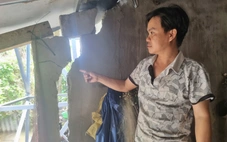 Nửa đêm nghe sạt lở nứt toác nhà, dân lo mất làng bên bờ sông Vĩnh Định