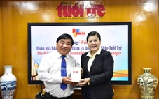 Đoàn nhà báo Lào tham quan, tìm hiểu mô hình chuyển đổi số tại báo Tuổi Trẻ