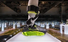 Nike biến chân và giày thể thao thành 'xe điện': Người thường chạy bộ nhanh như đi xe đạp