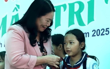 Món quà gieo mầm cho học sinh miền biển Vĩnh Long