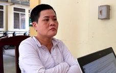 Bắt người phụ nữ giật điện thoại của cụ ông ngồi xe lăn bán vé số ở Tây Ninh