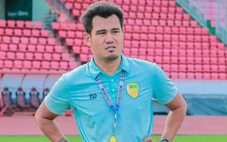 CLB Quảng Ninh làm 'nóng ghế' HLV Phan Thanh Bình