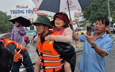 Bộ Quốc phòng: Điều động lực lượng, phương tiện cao nhất ứng phó mưa lũ tại Trung Bộ