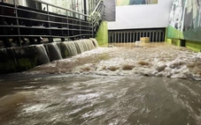 Cập nhật lũ sáng 28-10: Lũ sông Thu Bồn, Vu Gia xuống chậm, nhiều nơi vẫn còn ngập rất sâu