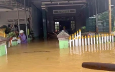 Sáng 28-10: Lũ ngập nhà dân Hội An hơn 2m, người dân thốt lên 'quá khiếp'