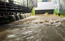 Cập nhật lũ sáng 28-10: Lũ sông Thu Bồn, Vu Gia xuống chậm, nhiều nơi vẫn còn ngập rất sâu