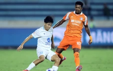 Đương kim vô địch Nam Định tung cờ trắng?