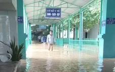 Bệnh viện bị cô lập giữa biển nước: Vẫn duy trì khám chữa bệnh, đang 'tiếp' nhiên liệu