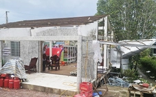 Lốc xoáy trong đêm làm sập nhà ở Cà Mau, thiệt hại cả tỉ đồng