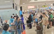 Từ 3-11, Vietnam Airlines thu phí hành lý xách tay quá cước ngay tại cửa ra máy bay