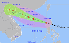 Bão Matmo đi nhanh, rất mạnh trên Biển Đông
