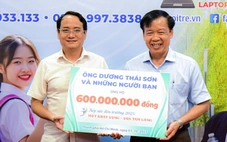 Ông Dương Thái Sơn trao 'Tiếp sức đến trường' 600 triệu đồng: Chương trình của Tuổi Trẻ quá nhân văn