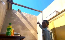 Nỗ lực giúp người dân khỏi 'màn trời chiếu đất' 2 tháng nhà tốc mái 2 lần sau bão Bualoi