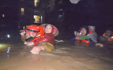 Miền Trung còn mưa lớn phức tạp, Thủ tướng yêu cầu chủ động sơ tán dân đến nơi an toàn