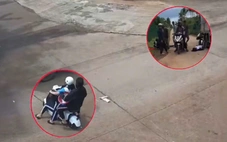 Xe đạp điện chở 3 va chạm xe tải, 1 học sinh chết, 2 em bị thương