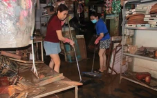 Tiểu thương kinh doanh trong phố cổ Hội An thiệt hại nặng sau lũ lịch sử