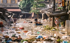 Người Hội An lấy sơn đánh dấu mốc kỷ lục lụt mới kể từ đại hoạ năm Thìn 1964