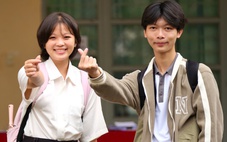 Chở con đến trễ, người cha 1 mình nuôi 4 con lo lắng lắm: Con được học bổng, tôi làm mướn không uổng