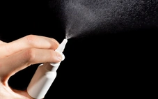 Pháp: Phát triển thuốc xịt mũi chống cúm từ đường, ‘đánh lừa’ virus