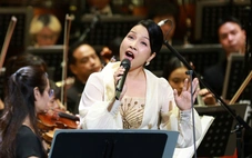 Mỹ Linh hát lại Trăng chiều năm 19 tuổi, gọi mùa thu thần tiên trở lại trong Hòa nhạc mùa thu 2025