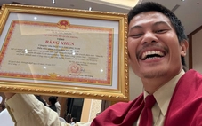 Bộ trưởng Quốc phòng tặng bằng khen cho ê kíp Mưa đỏ