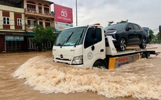 29 điểm ngập ở Hà Nội xe cộ không thể lưu thông