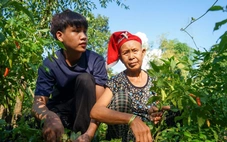 Sinh viên nghèo 8 tỉnh Tây Bắc được tiếp sức đến trường: Mẹ suy thận 'xin cám ơn 15 triệu giúp con'