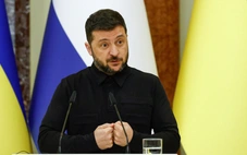 Ông Zelensky nói Nga đang thiếu hụt 20% xăng vì bị Ukraine tấn công vào cơ sở dầu mỏ