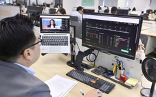 Thị trường chứng khoán Việt Nam sau nâng hạng: Chờ dòng vốn của các 'cá mập' mới