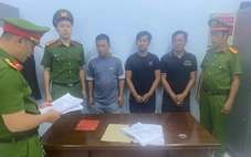 Tạm giữ 3 người trong vụ chặn đầu xe khách tại trạm thu phí