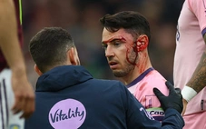 Hậu vệ Ngoại hạng Anh va chạm kinh hoàng với đồng đội