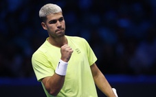 Alcaraz phá dớp thua trận mở màn tại ATP Finals