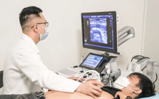 Người đàn ông 61 tuổi phát hiện ung thư vú sau 1 năm sờ thấy khối u ở ngực