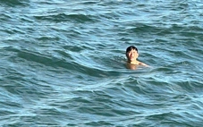 Ba người vượt qua bão tố sống sót thần kỳ, nhờ đâu?