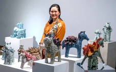 'Khu vườn hạnh phúc' như cổ tích từ gốm Nguyễn Thị Dũng