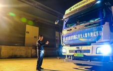 Lần đầu tiên xe điện không người lái chở hàng nhập khẩu từ Trung Quốc vào Việt Nam