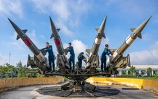 Học tập và làm theo tư tưởng, đạo đức, phong cách Hồ Chí Minh qua ảnh