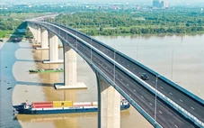 Người dân TP.HCM chờ đường vượt biển, đường ven sông, metro nối sân bay