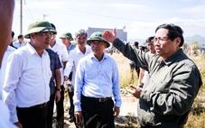 Thủ tướng: Phải đưa dân vùng kém an toàn ven biển đến khu tái định cư