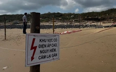 Cáp ngầm xuyên biển cấp điện cho đảo Lý Sơn bị triều cường gây sạt lở, lộ thiên