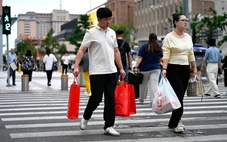 Tiêu dùng Trung Quốc mất đà, giảm tốc dài nhất kể từ sau đại dịch COVID-19