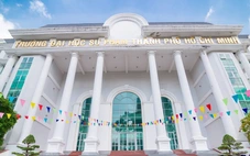 Nhiều trường đại học không nhận hoa 20-11, chuyển thành tiền ủng hộ đồng bào vùng bão lũ