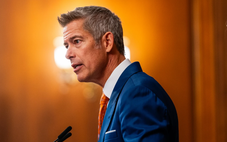 Bang California thu hồi 17.000 bằng lái xe của người nhập cư