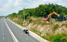 Gia cố mái ta luy, làm mương thoát nước chống ngập cao tốc Vĩnh Hảo - Phan Thiết