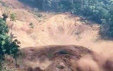 Không mưa vẫn sạt lở núi kinh khủng ở Đà Nẵng