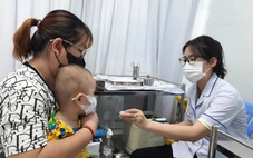 Ngăn trào lưu nuôi con ‘thuận tự nhiên’, kiểu ‘anti’ vắc xin